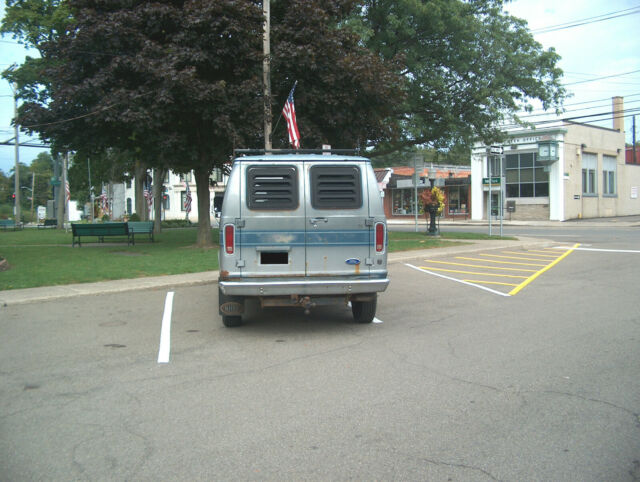 1989 Ford E-Series Van XLT - photo 4