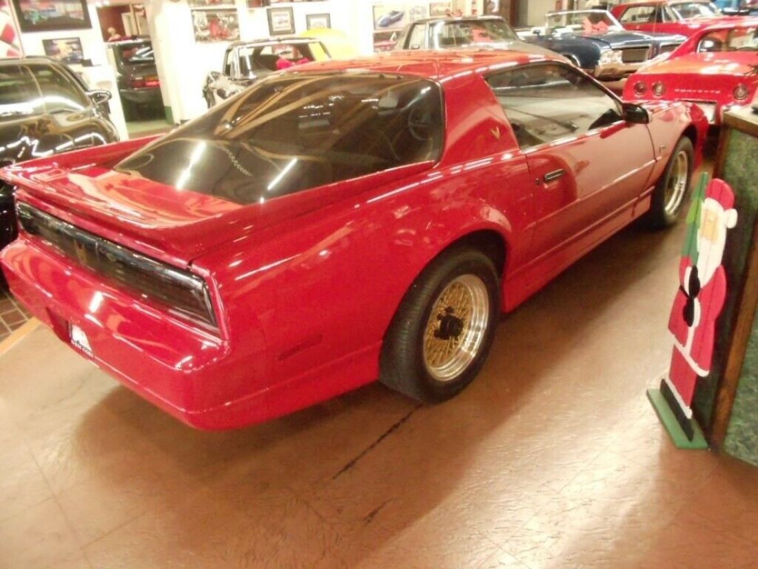 1989 Pontiac Trans Am GTA - photo 6