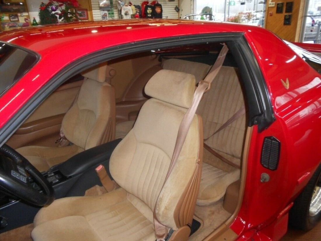 1989 Pontiac Trans Am GTA - photo 8