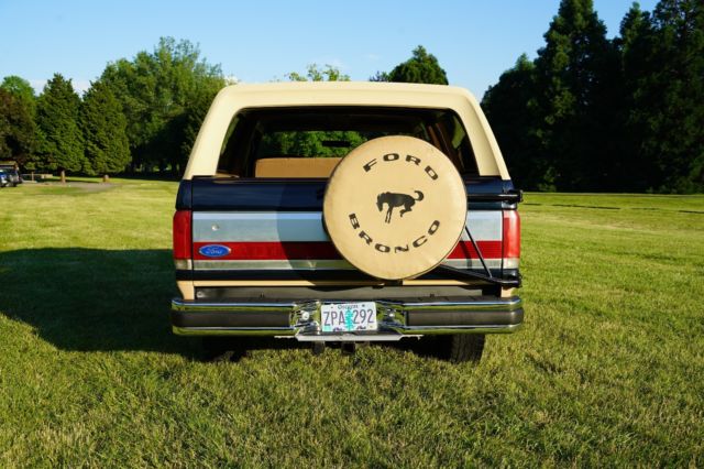 1989 Ford Bronco EDDIE BAUER /4x4 /Full Size / - photo 3