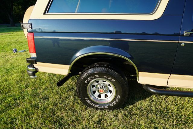 1989 Ford Bronco EDDIE BAUER /4x4 /Full Size / - photo 4