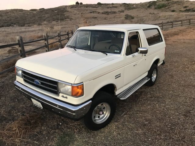 1989 Ford Bronco Custom - photo 2