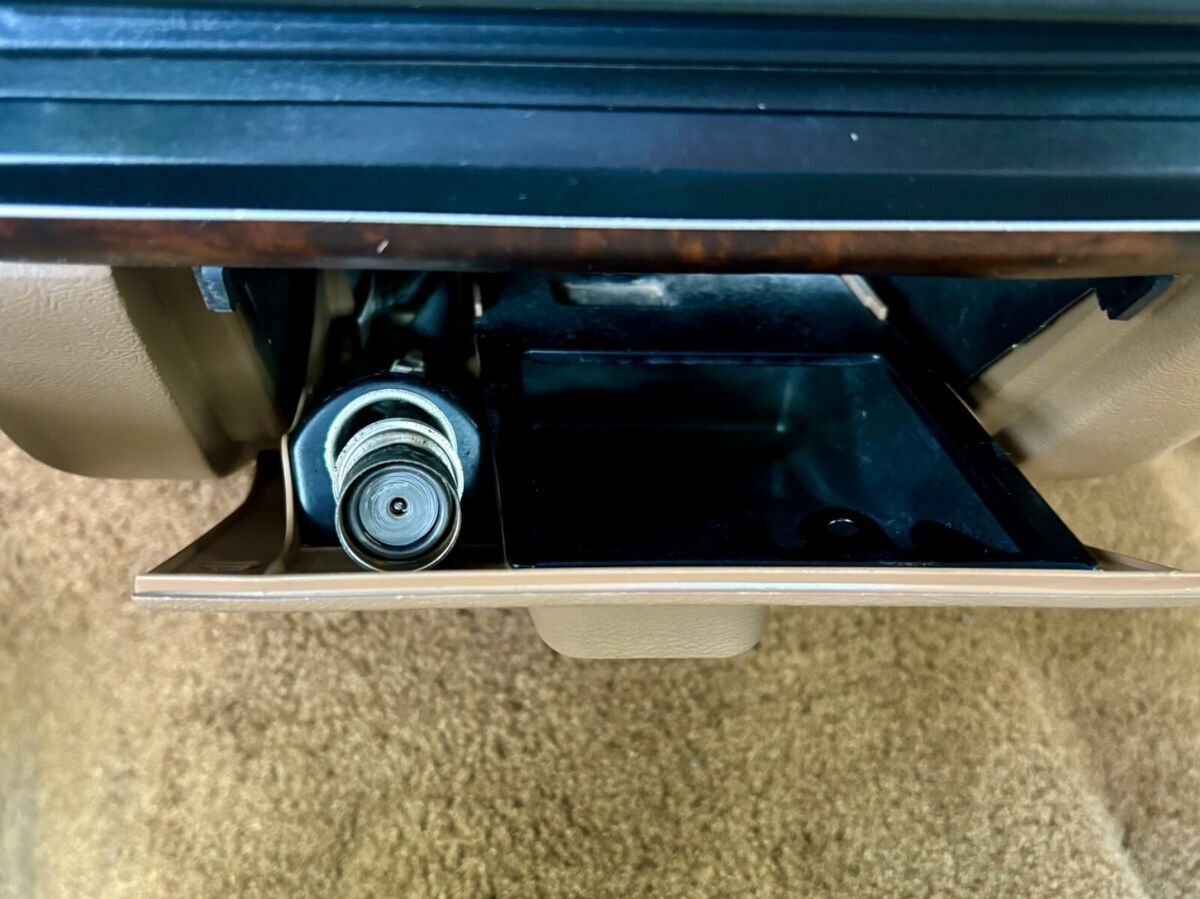 1989 Ford Bronco EDDIE BAUER 4X4 5.8L V8 - photo 12