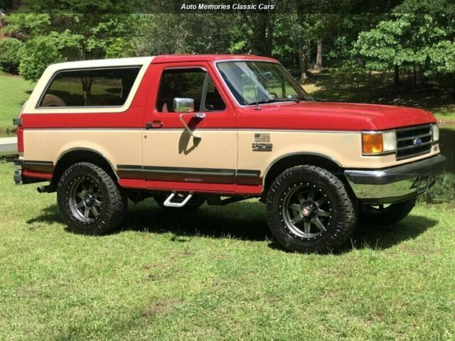 1989 Ford Bronco, Red with 113000 Miles available now! 1989 Ford Bronco Custom 2dr Custom