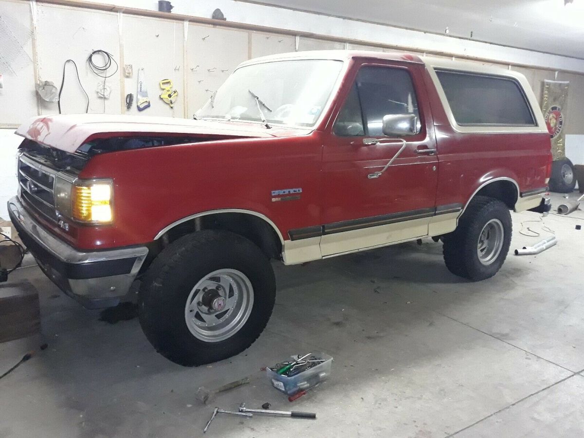 1989 Ford Bronco SUV Red 4WD Automatic U100 1989 Ford Bronco U100