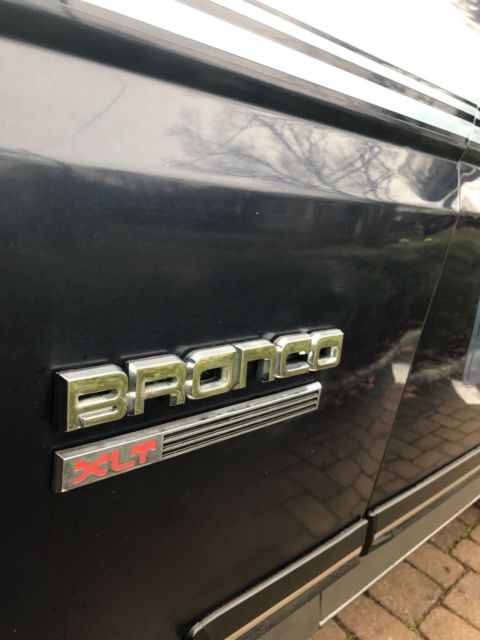 1989 Ford Bronco XLT - photo 4