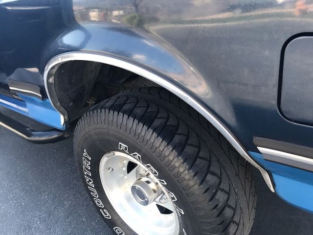 1989 Ford Bronco XLT Sport Utility 2-Door - photo 13