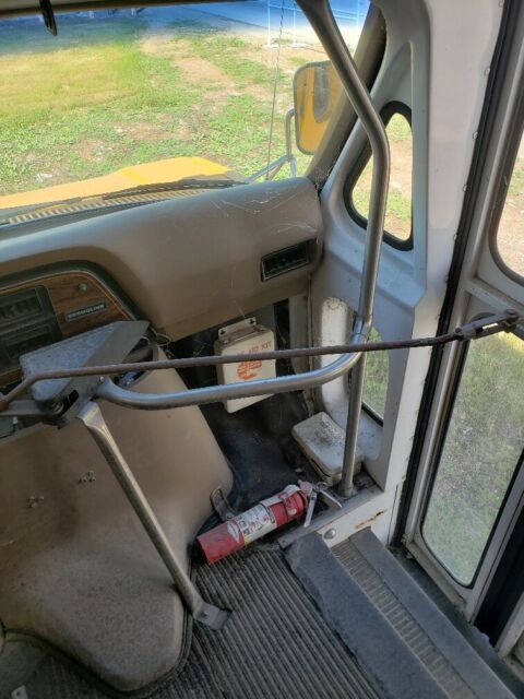 1989 Ford E-Series Van - photo 6