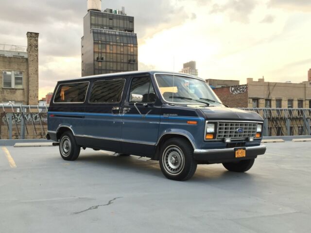 1989 Ford E-Series Van XLT - photo 3