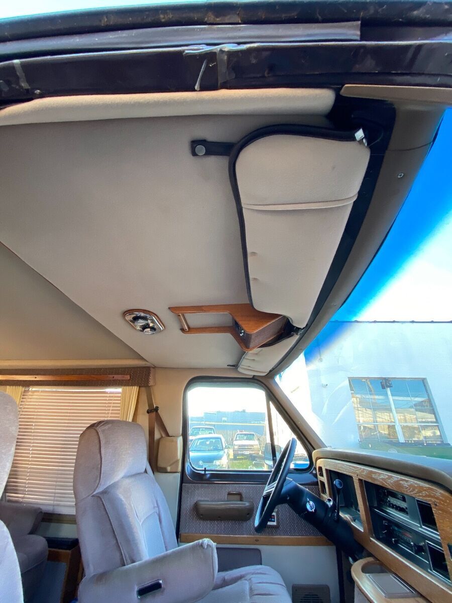 1989 Ford E-Series Van - photo 3