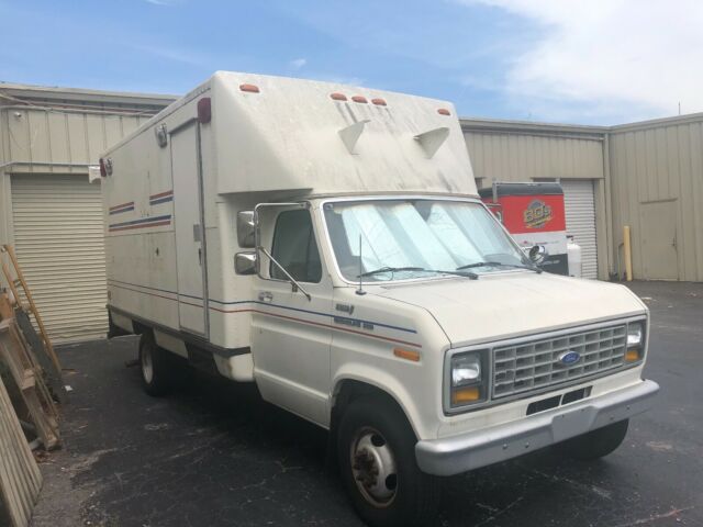 1989 Ford E-Series Van E350 Custom Mobile Command Center - photo 5