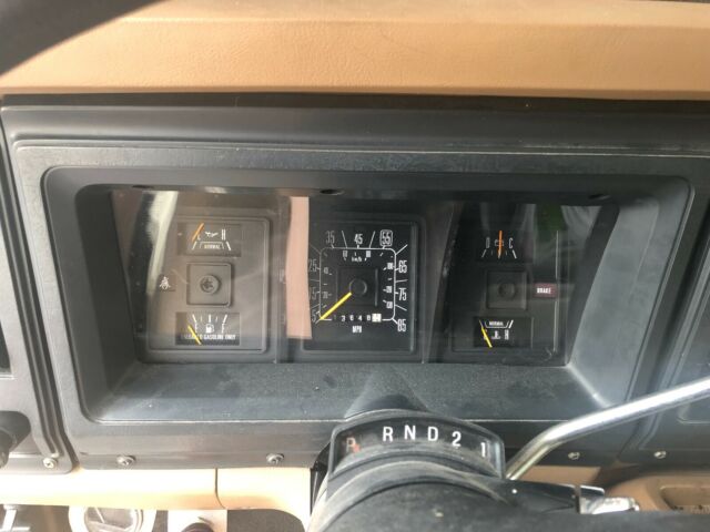 1989 Ford E-Series Van E350 Custom Mobile Command Center - photo 9