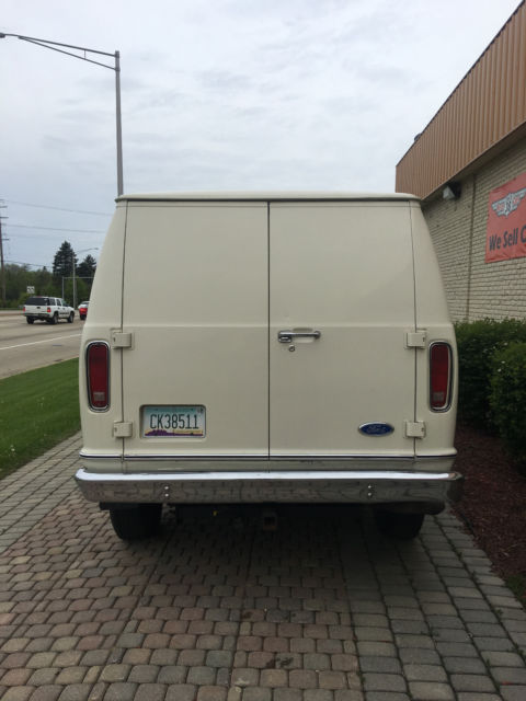 1989 Ford E-Series Van XL - photo 2