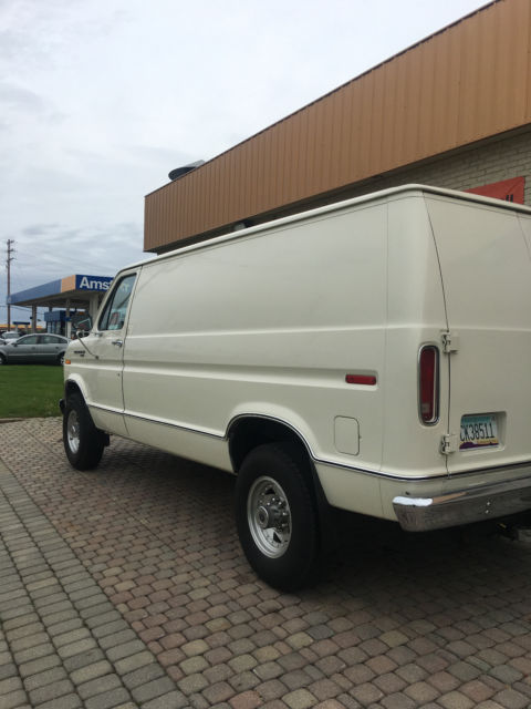 1989 Ford E-Series Van XL - photo 3