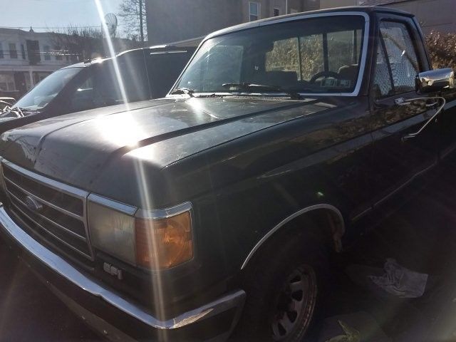 1989 Ford F-150 S Reg. Cab Short Bed 2WD 5-Speed Manual - photo 3
