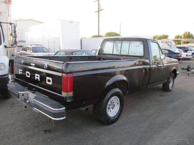 1989 Ford F-150 XLT Lariat Standard Cab Pickup 2-Door - photo 4