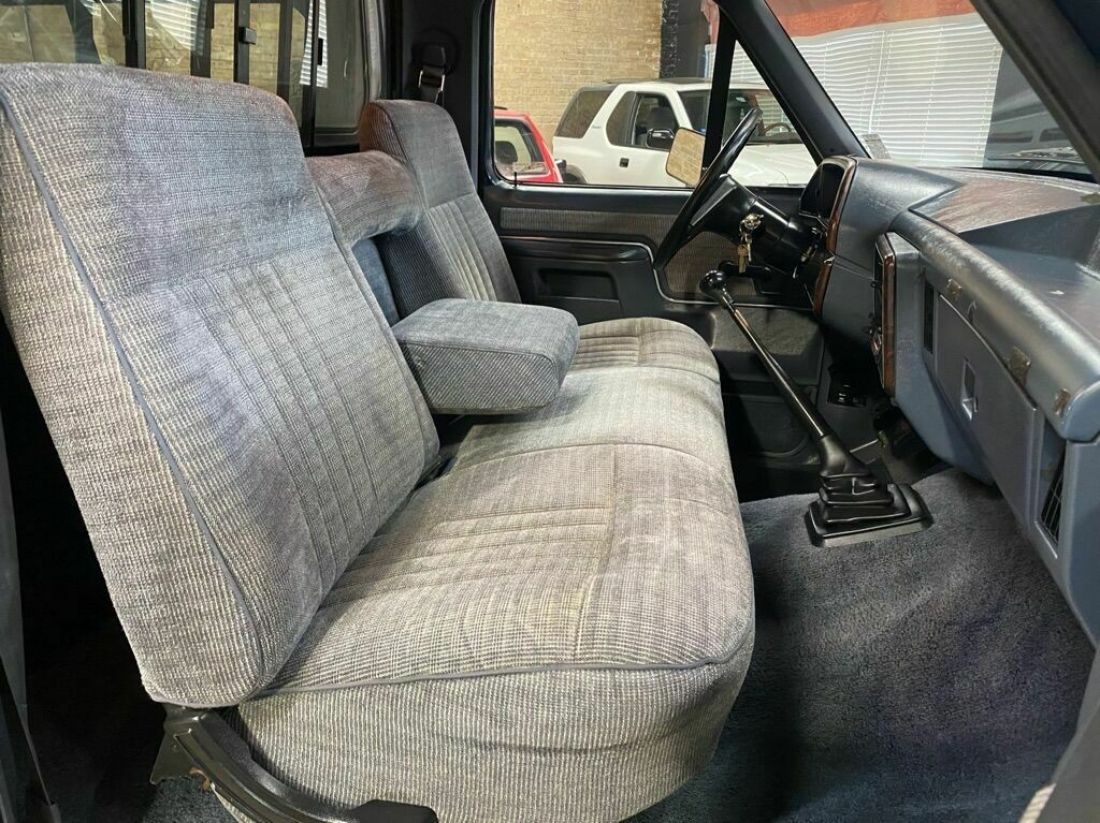 1989 Ford F-150 XLT Lariat 2dr Standard Cab LB - photo 10