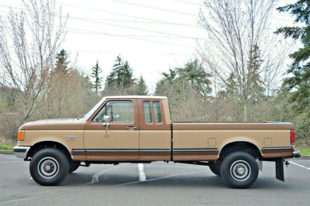1989 FORD F-250 PICKUP CLUB CAB XLT LONG BED 4WD 7.5L V8 ONLY 22,934 MILES!!! 1989 Ford F-250
