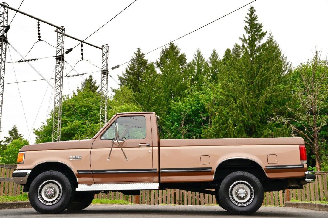 1989 Ford F-250 XLT HD Reg Cab 8' Bed 4X4 7.3L V-8 Diesel Engine 28,000 Miles 1989 Ford F-250 XLT Lariat