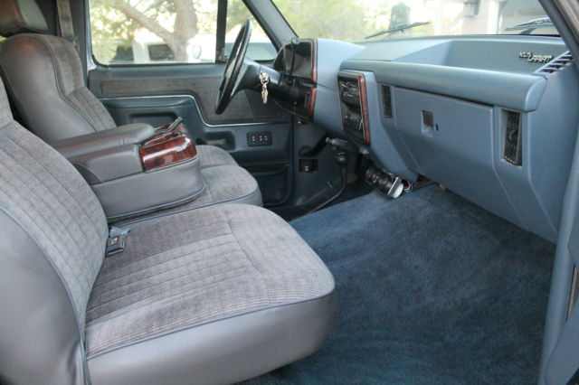 1989 Ford F-350 Custom Extended Cab Pickup 2-Door - photo 4
