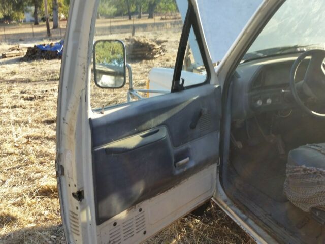 1989 Ford F-450 - photo 8