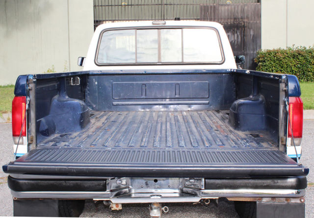 1989 Ford F-250 XLT LARIAT, 100% Rust Free, California Pickup - photo 8