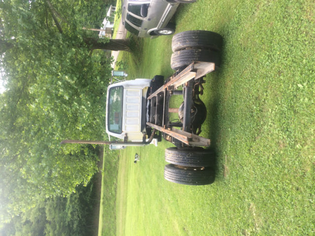 1989 Ford F 700 Straight Truck - photo 12