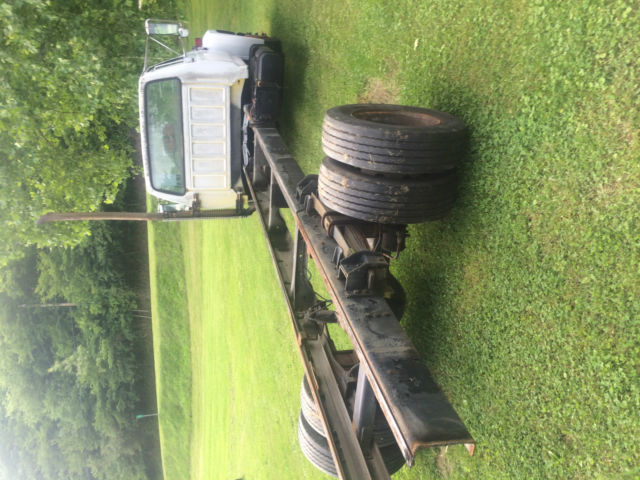 1989 Ford F 700 Straight Truck - photo 6