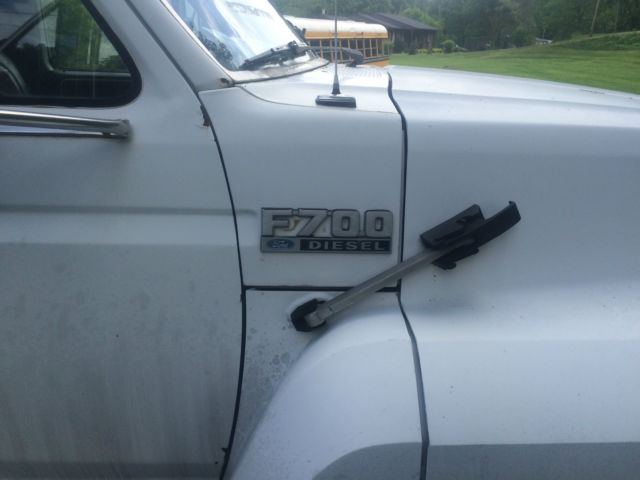 1989 Ford F 700 Straight Truck - photo 7