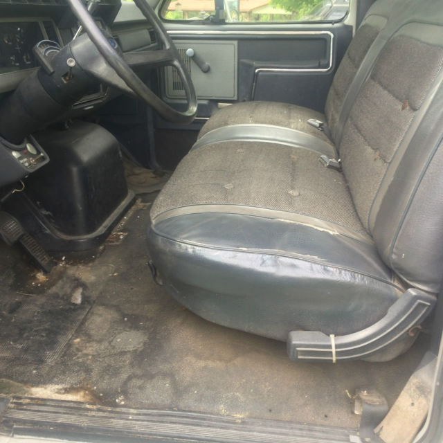 1989 Ford F 700 Straight Truck - photo 8
