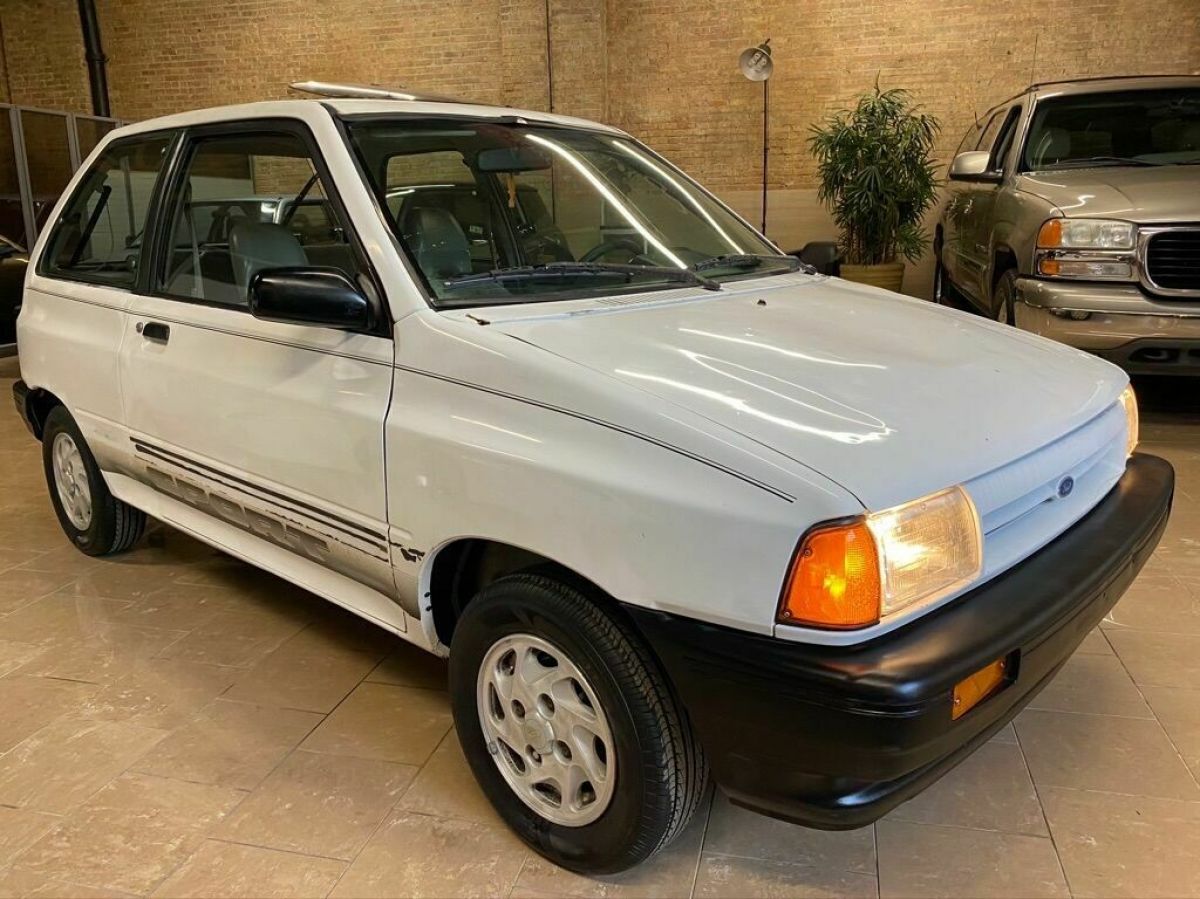 1989 Ford Festiva LX 2dr Hatchback