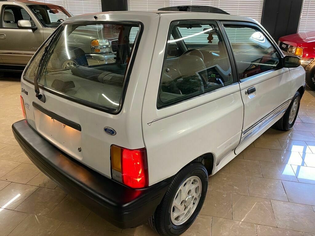 1989 Ford Festiva LX 2dr Hatchback - photo 3