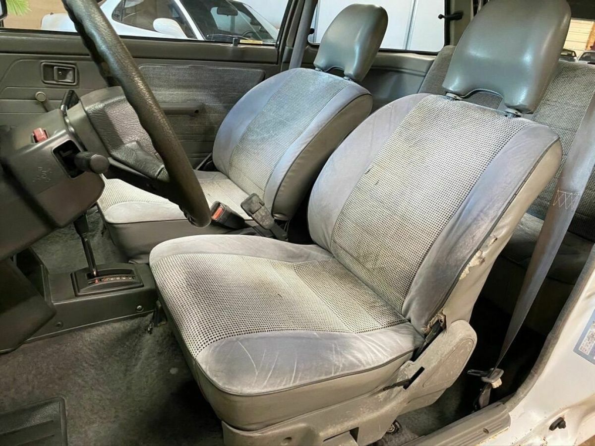 1989 Ford Festiva LX 2dr Hatchback - photo 8