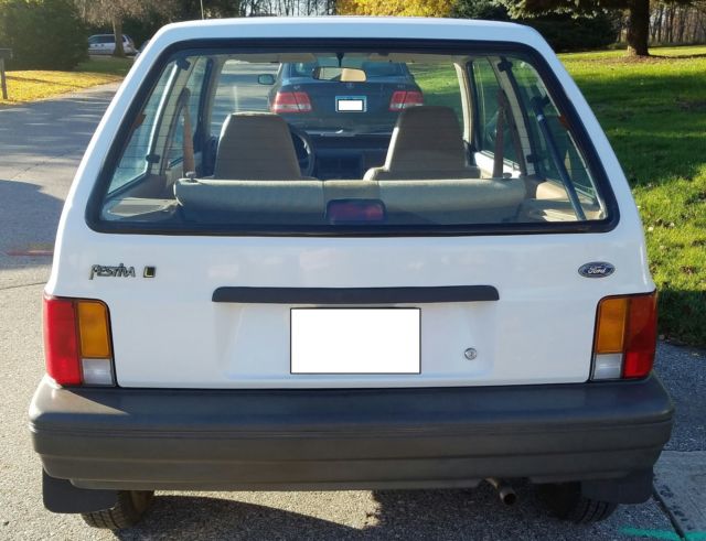 1989 Ford Festiva L - photo 3