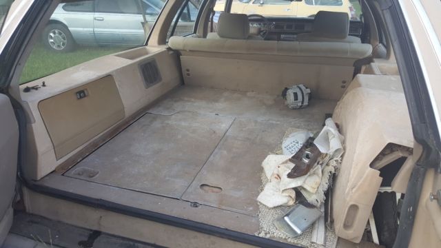 1989 Ford LTD Country Squire LX - photo 10