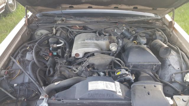 1989 Ford LTD Country Squire LX - photo 12