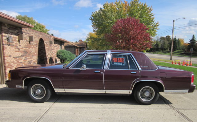 1989 Ford LTD Crown Victoria, < 60,000 Miles, Midnight Currant Red, Estate Sale 1989 Ford Crown Victoria