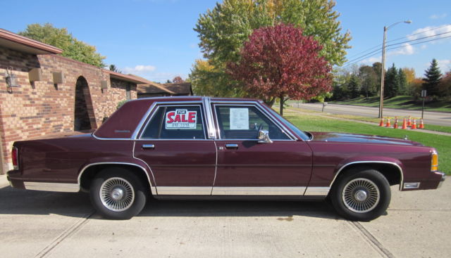 1989 Ford Crown Victoria - photo 2