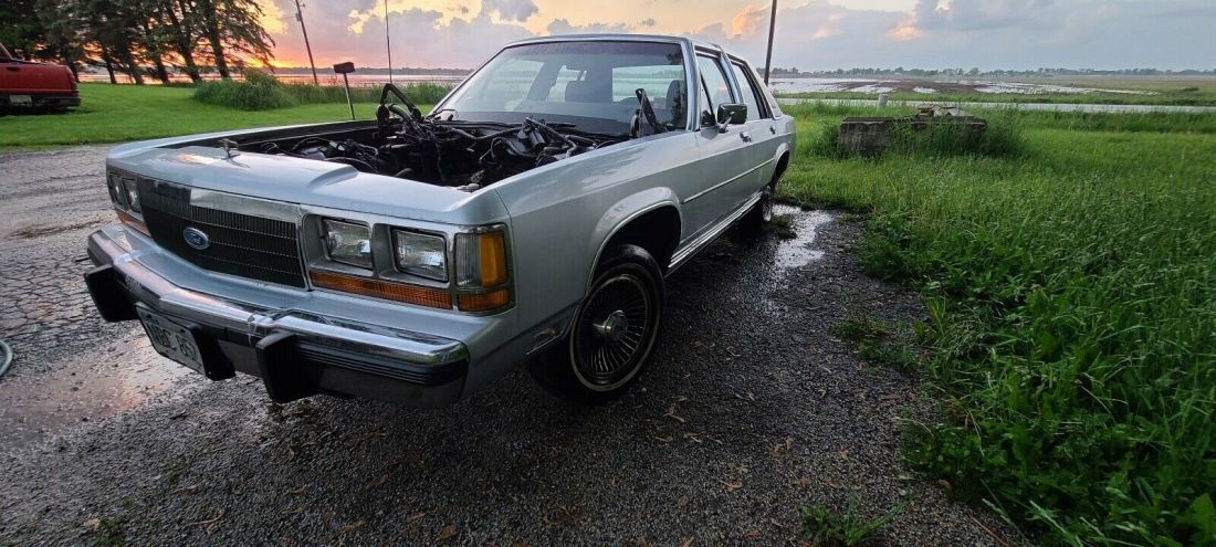 1989 Ford LTD Crown Victoria LX - photo 11