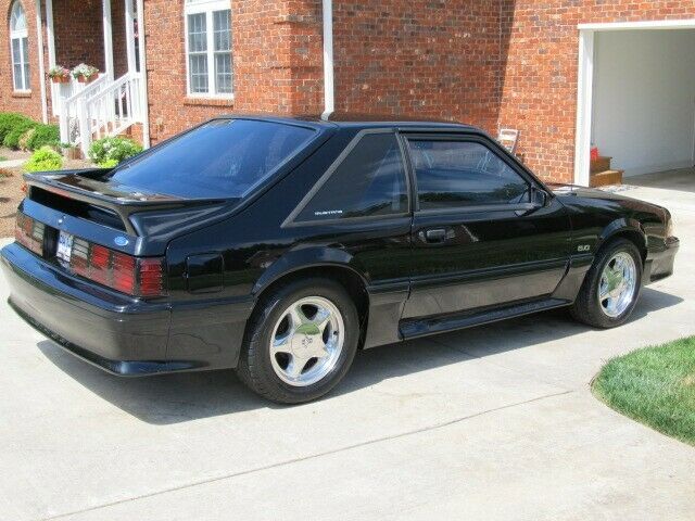 1989 Ford Mustang - photo 2