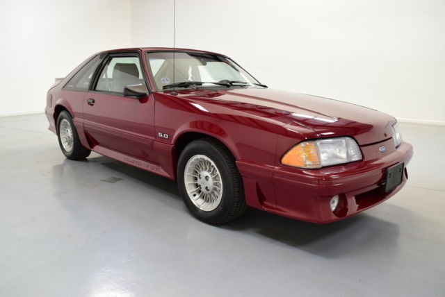 1989 Ford Mustang GT - photo 2