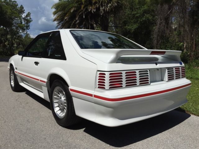 1989 Ford Mustang GT - photo 6