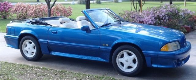 1993 Ford Mustang GT Convertible - photo 2