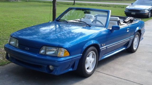 1993 Ford Mustang GT Convertible - photo 3