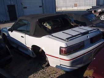 1989 Ford Mustang GT Convertible 2-Door - photo 2