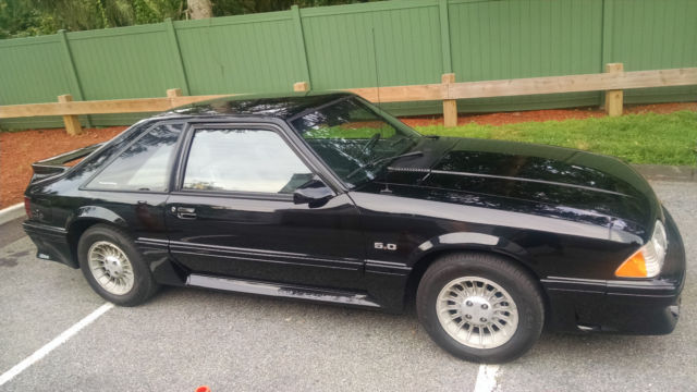 1989 Ford Mustang 2 door with hatch - photo 3