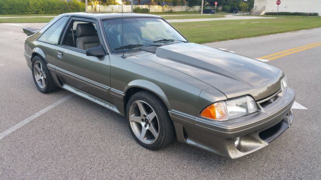 1989 Ford Mustang GT Hatchback 2-Door - photo 3