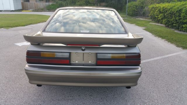 1989 Ford Mustang GT Hatchback 2-Door - photo 4