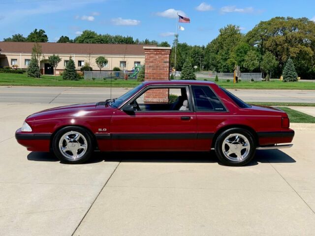 1989 Ford Mustang -- - photo 12