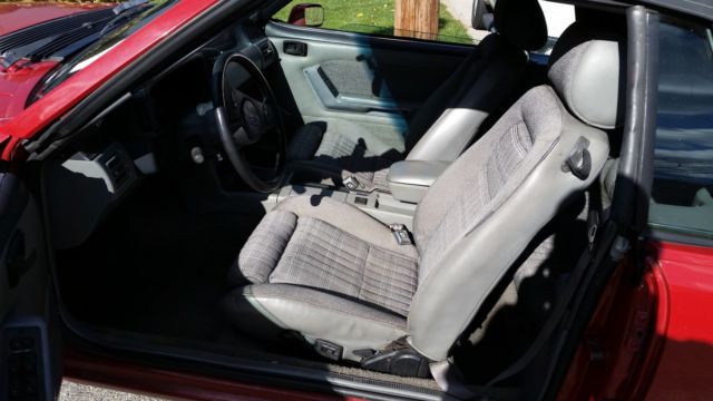 1989 Ford Mustang LX Convertible 2-Door - photo 2